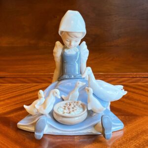 FIGURINE em fina porcelana espanhola