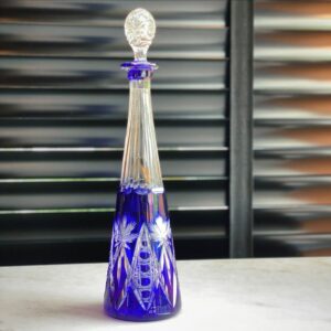 GARRAFA em primorosa lapidação sobre CRISTAL