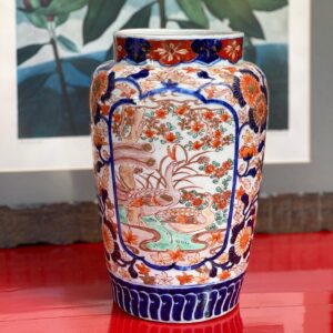 Vaso em porcelana japonesa da região de Arita