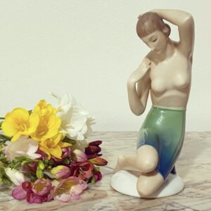 FIGURINE em porcelana alemã