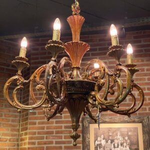 Lustre em bronze ao estilo francês
