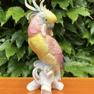 CACATUA em biscuit de porcelana vitrificado