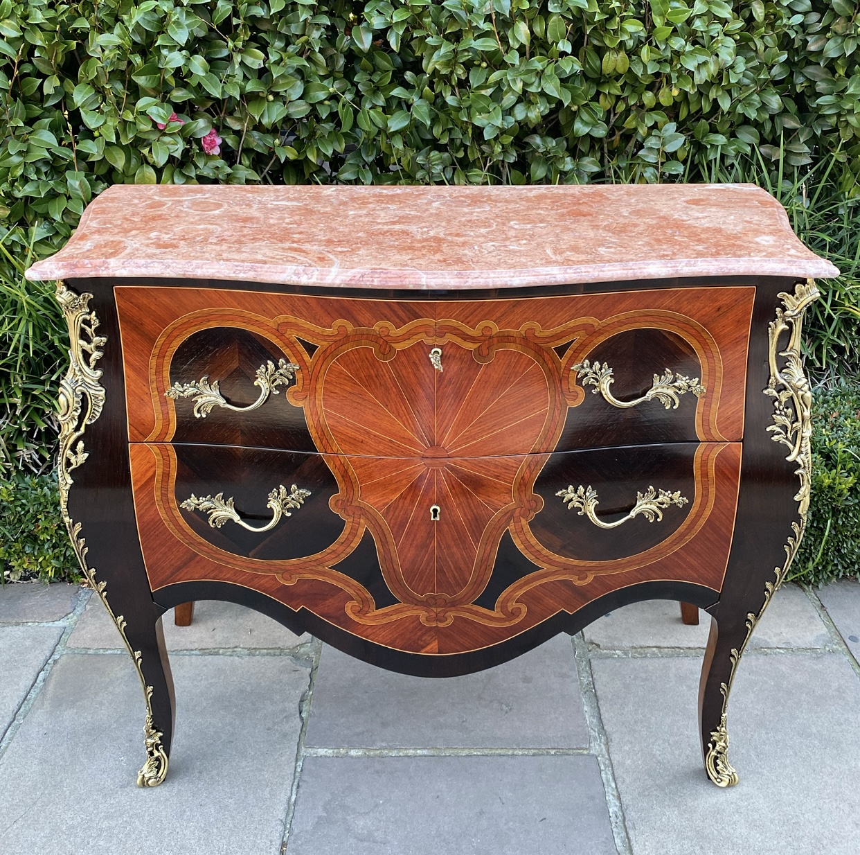 CÔMODA BOMBÊ ao estilo Louis XV